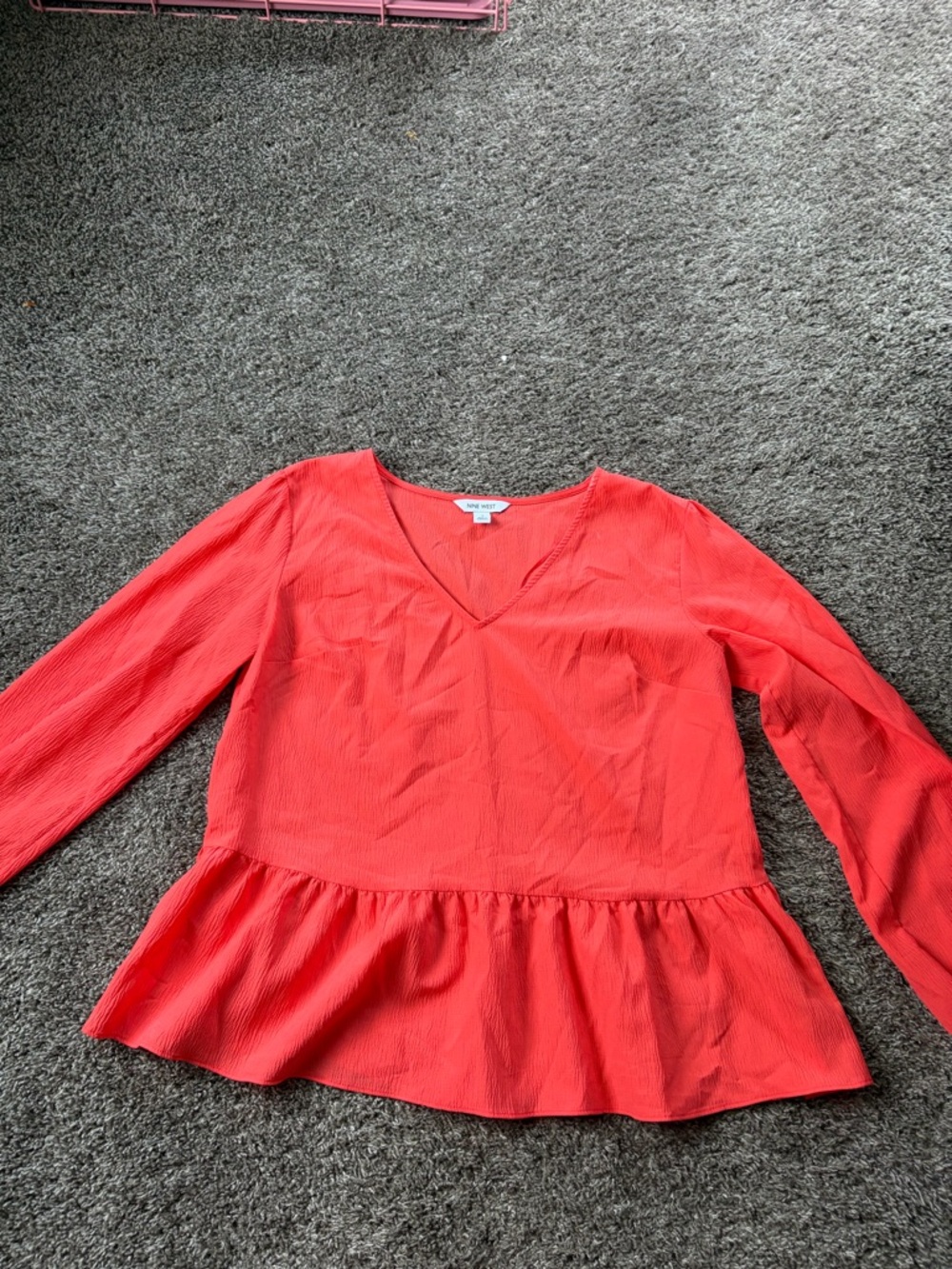 Nine West Women’s coral V-Neck Peplum Blouse size Small